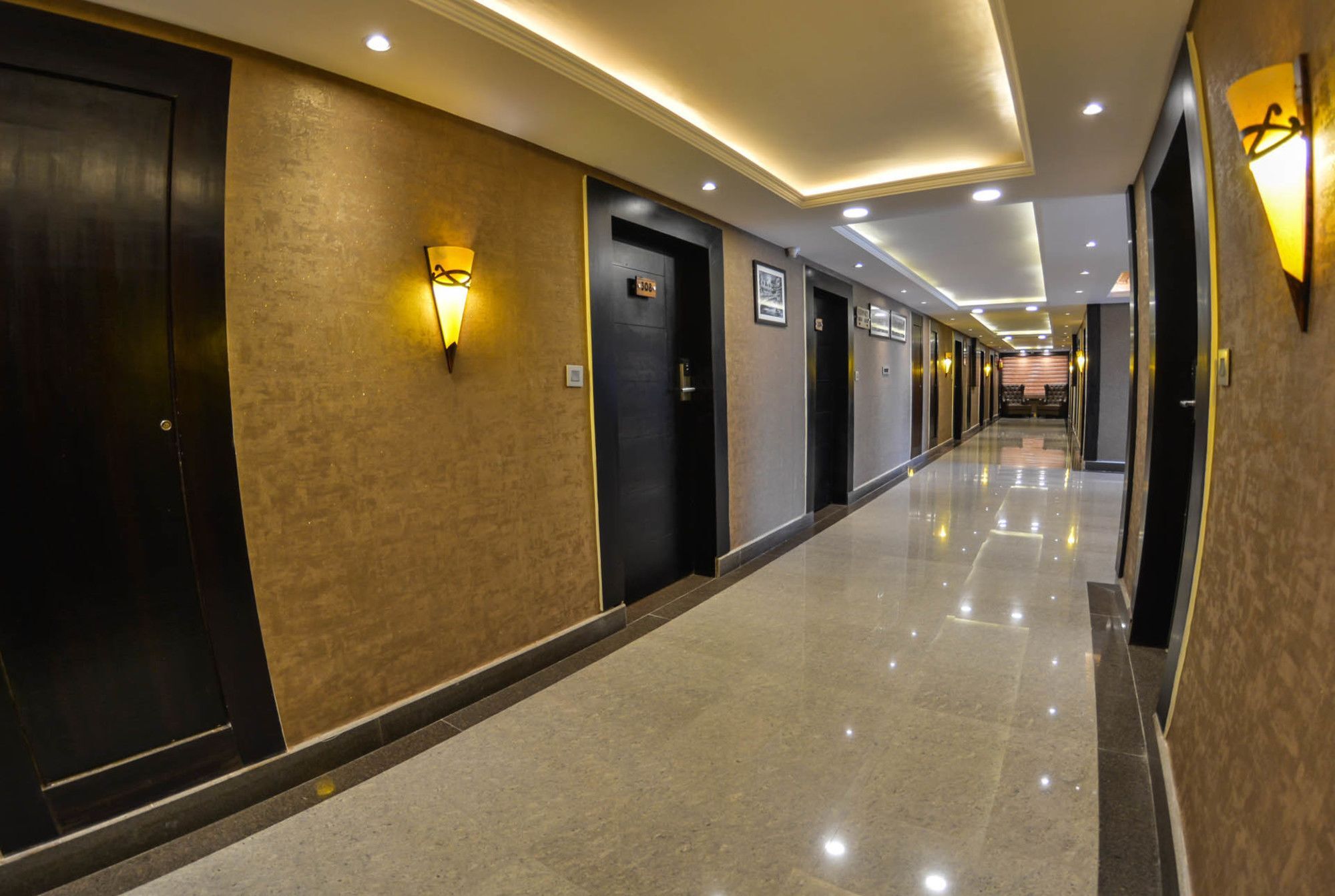 Heritage Luxury Srīnagar Buitenkant foto