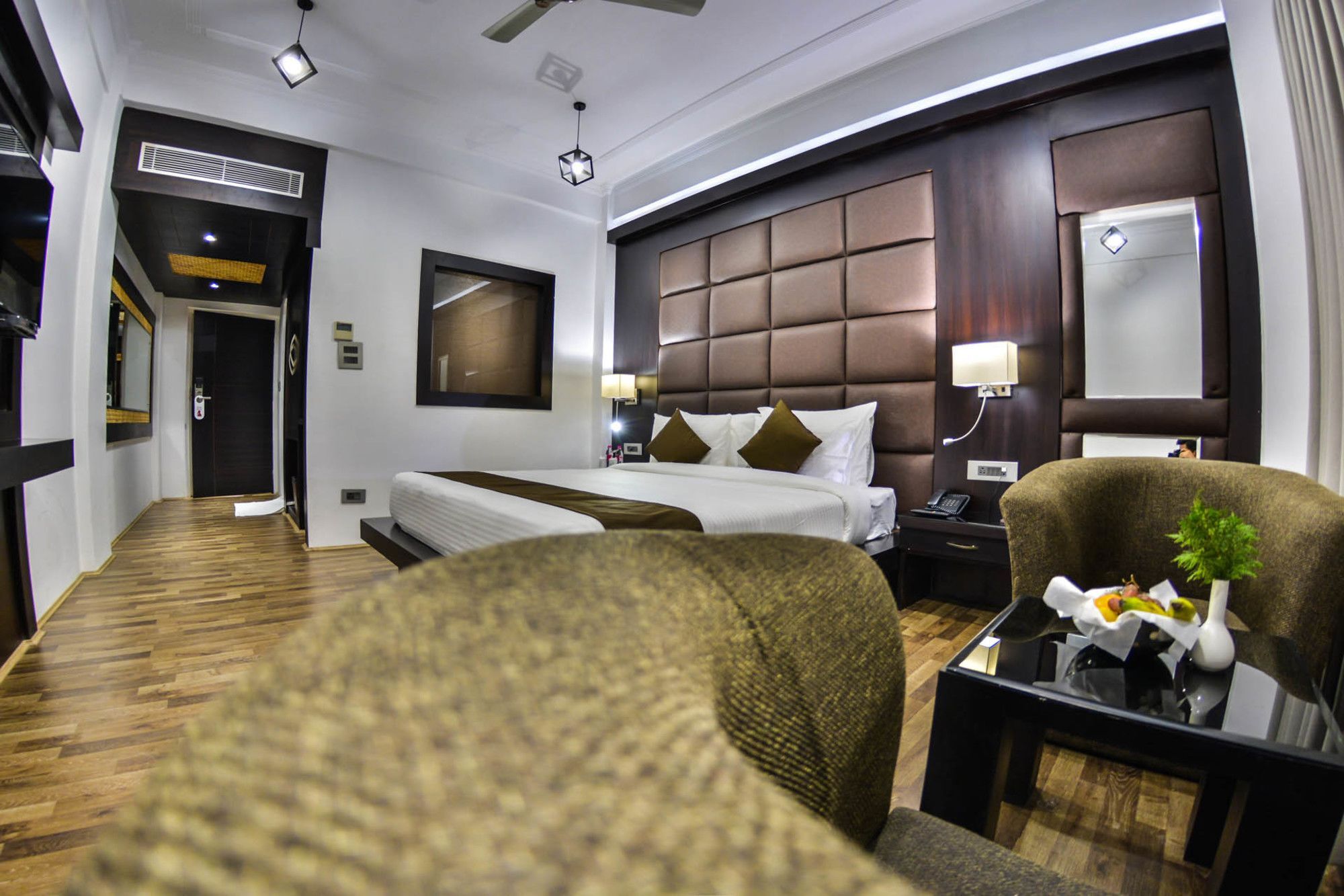 Heritage Luxury Srīnagar Buitenkant foto
