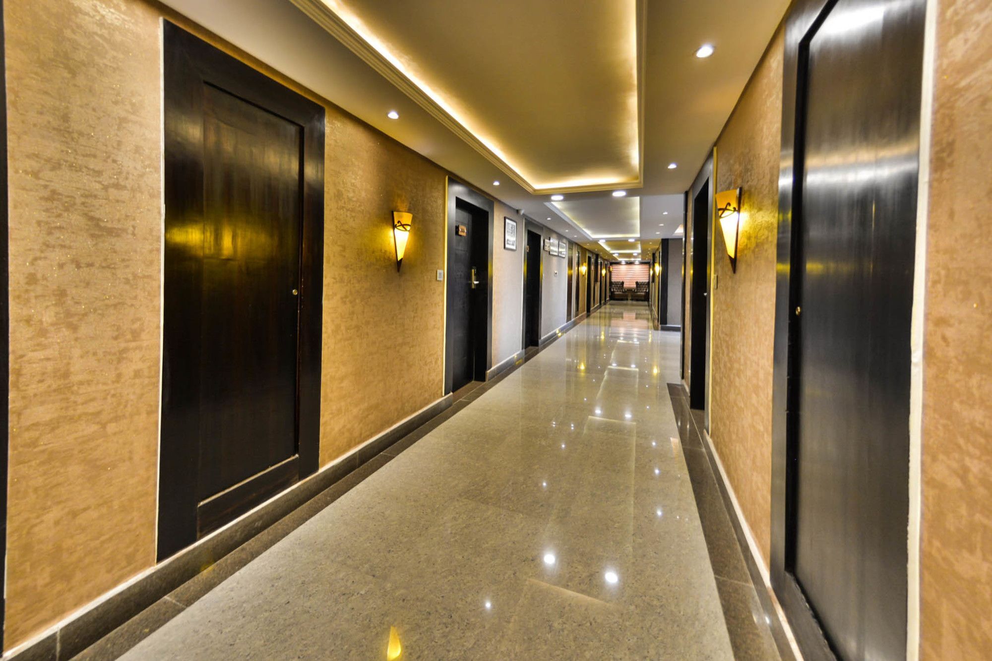 Heritage Luxury Srīnagar Buitenkant foto