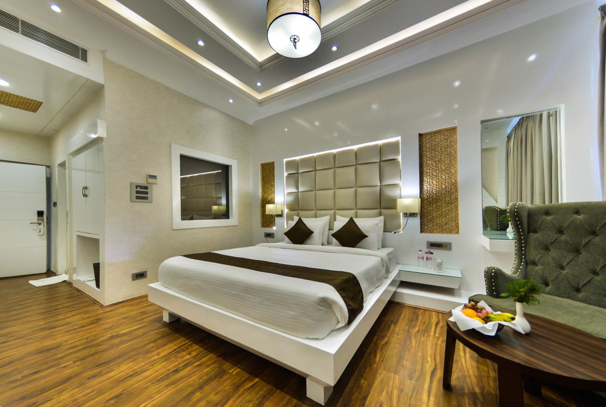 Heritage Luxury Srīnagar Buitenkant foto