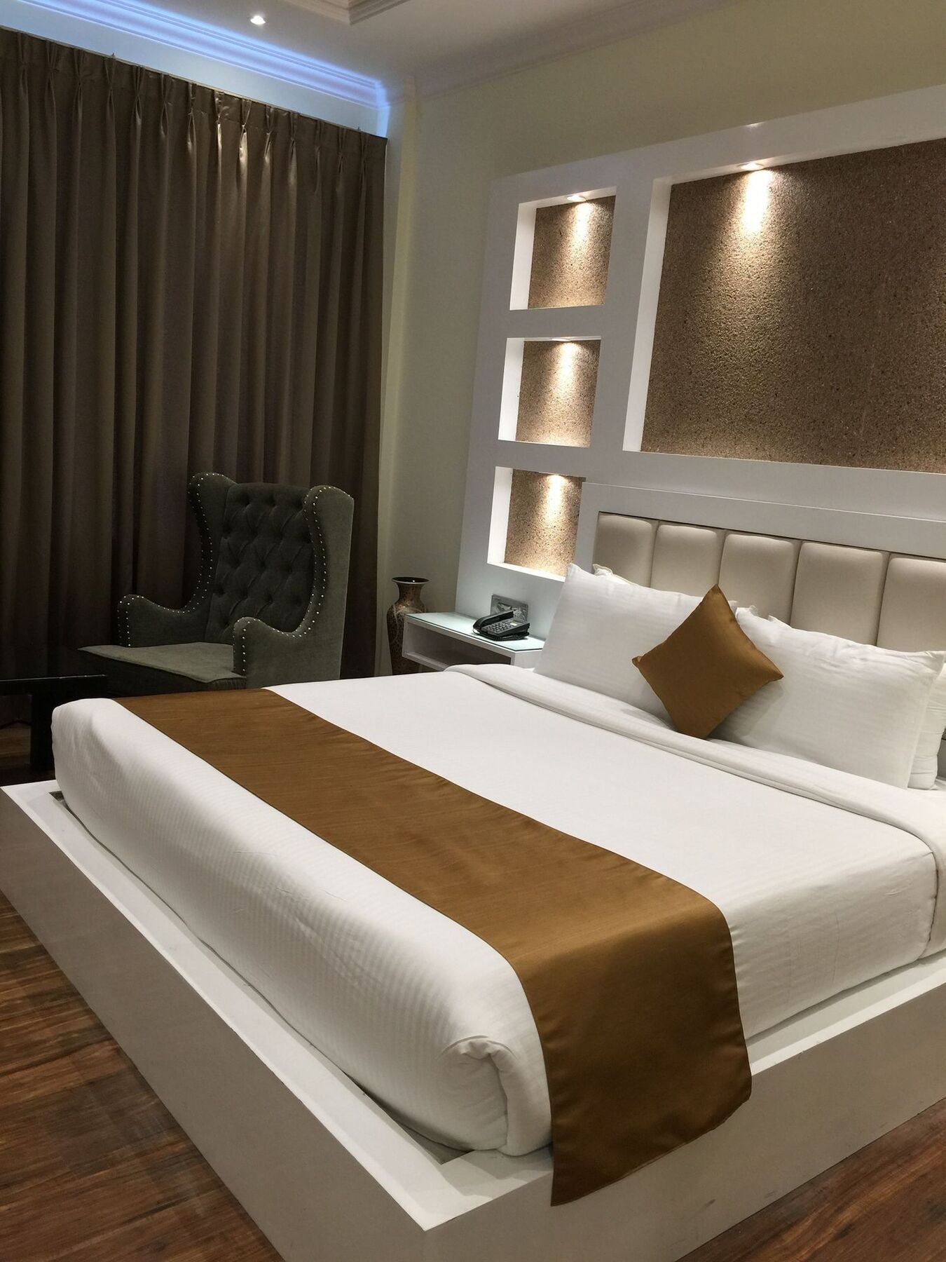 Heritage Luxury Srīnagar Buitenkant foto