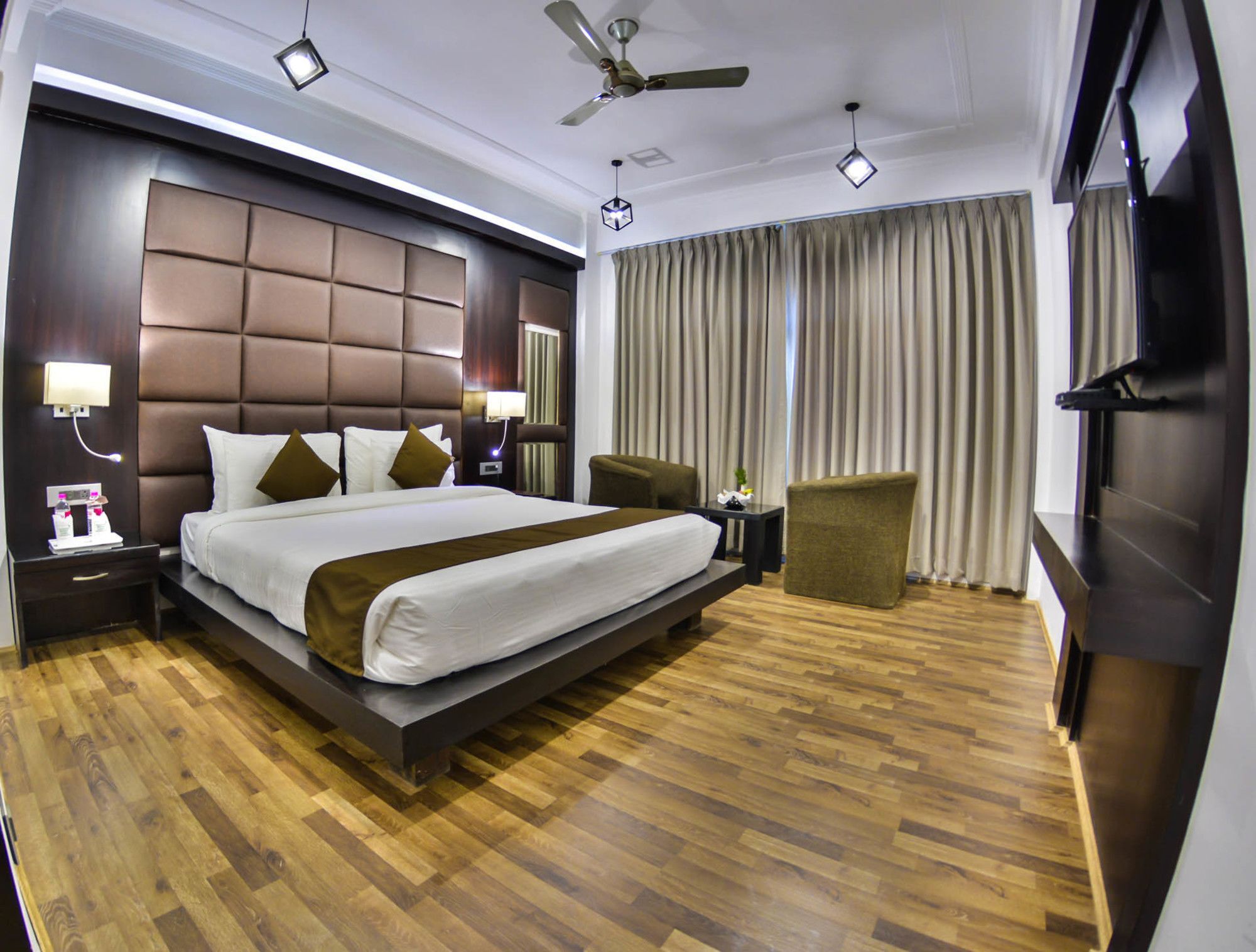 Heritage Luxury Srīnagar Buitenkant foto