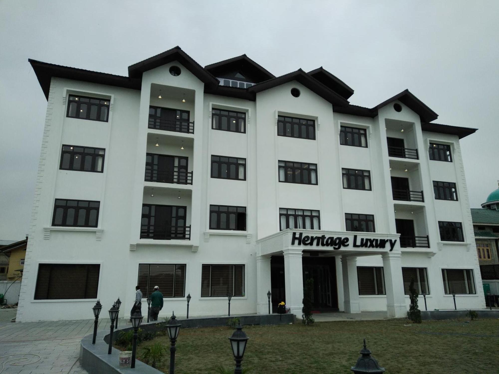 Heritage Luxury Srīnagar Buitenkant foto