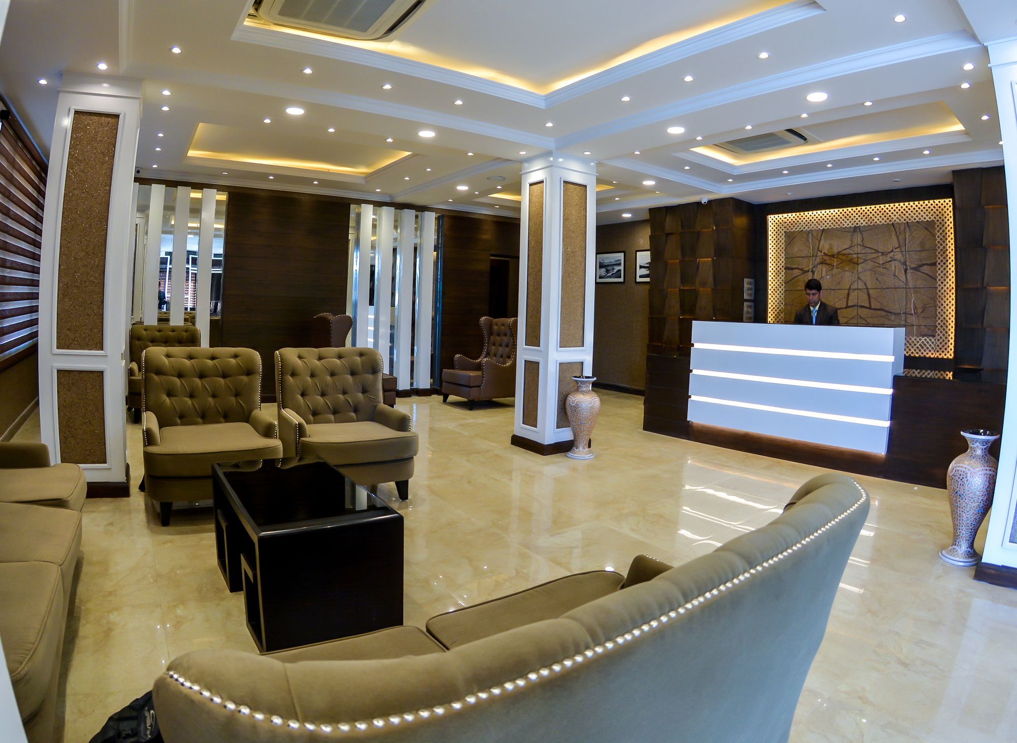 Heritage Luxury Srīnagar Buitenkant foto